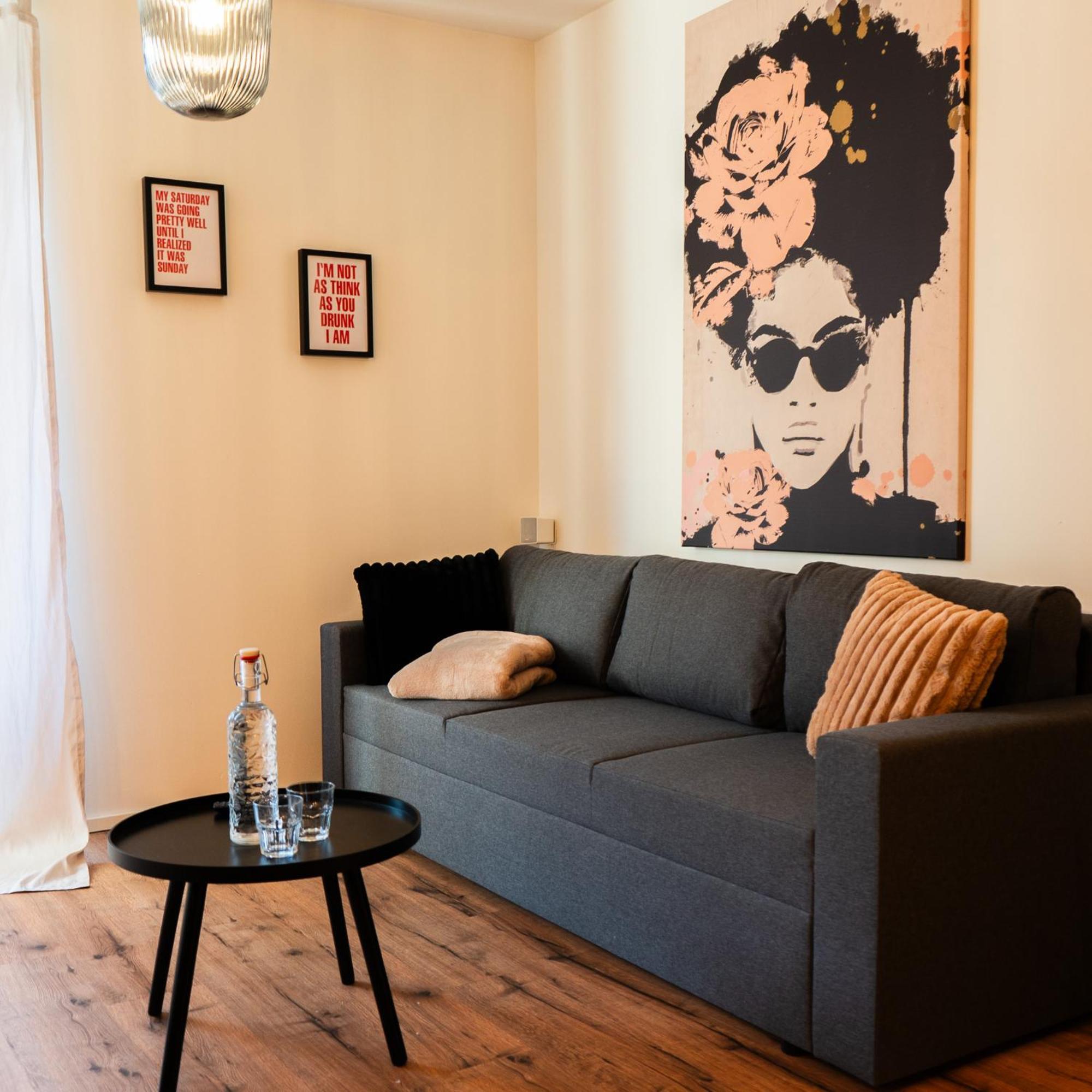M Apartment Charme - Gemuetlich Geraeumig Heimisch Ландау  Экстерьер фото