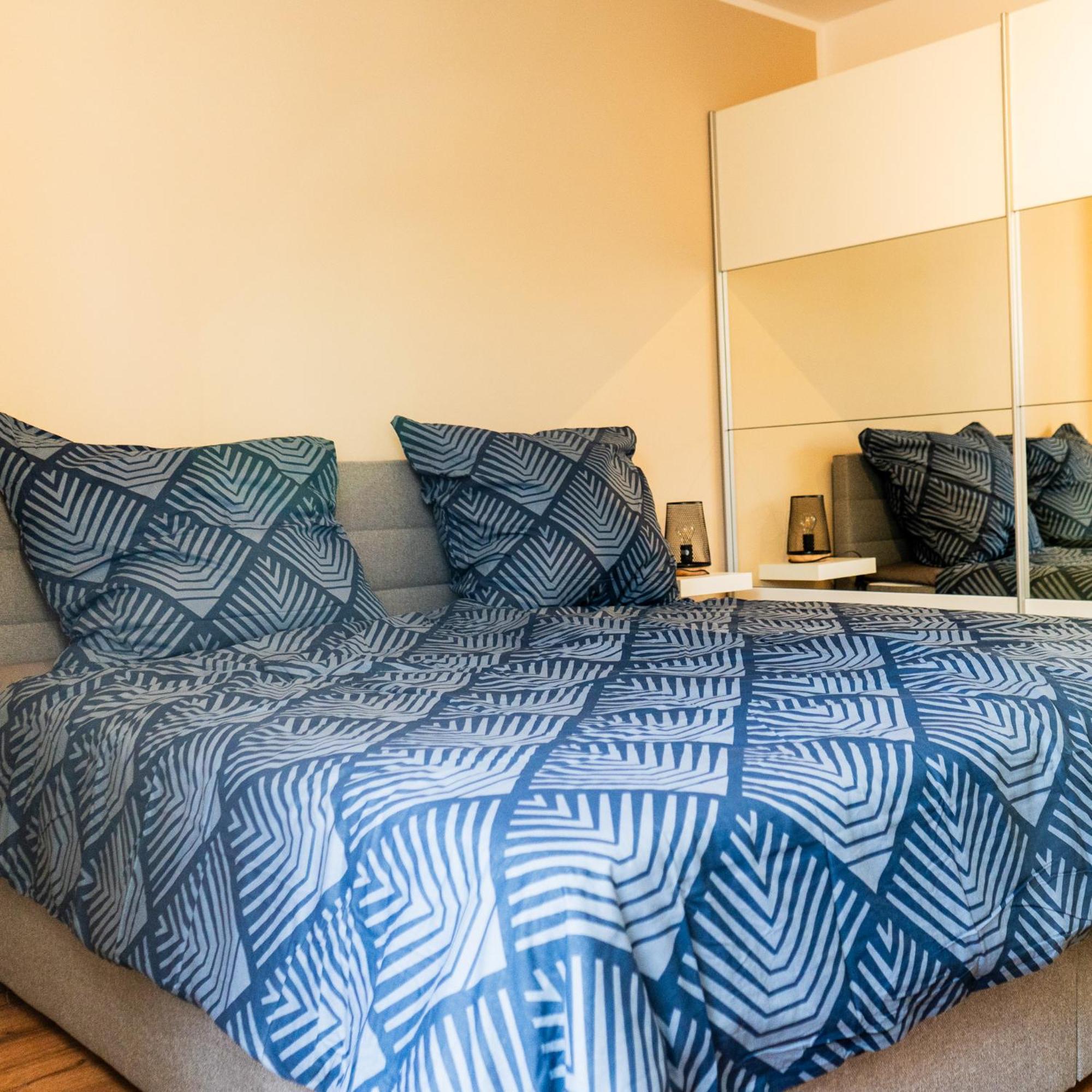 M Apartment Charme - Gemuetlich Geraeumig Heimisch Ландау  Экстерьер фото